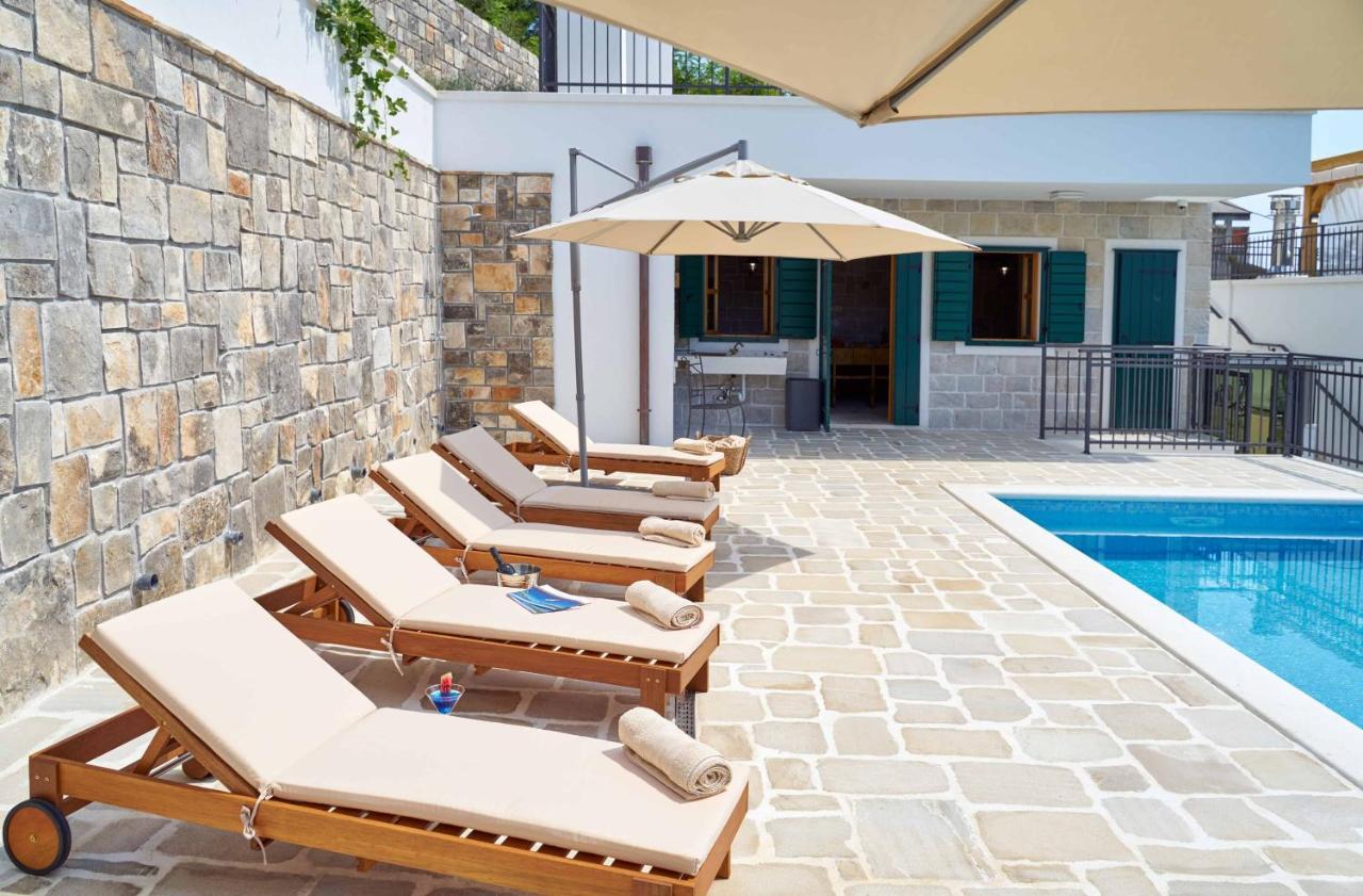 Luxury Residence Mladenka Єсенице Екстер'єр фото