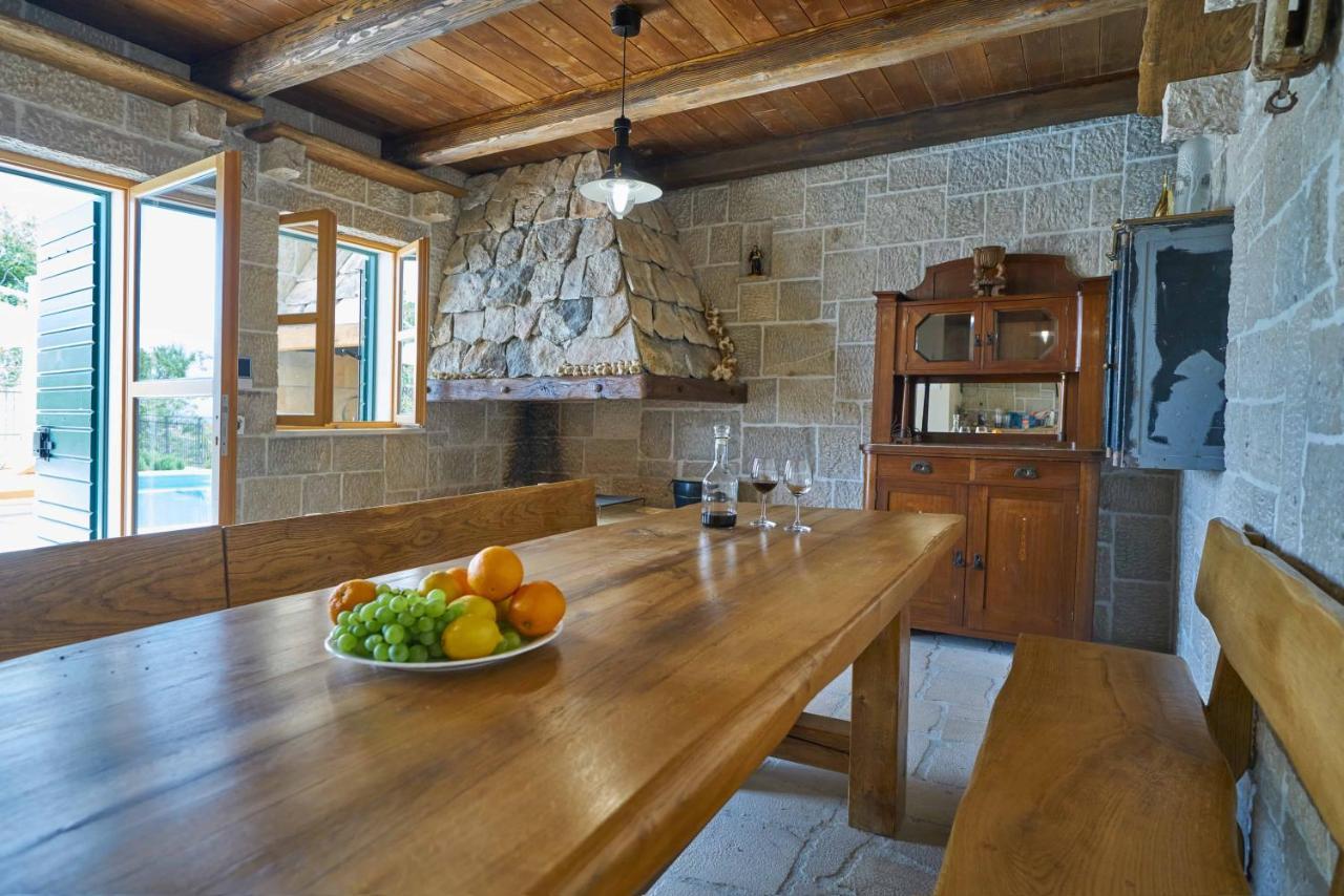 Luxury Residence Mladenka Єсенице Екстер'єр фото