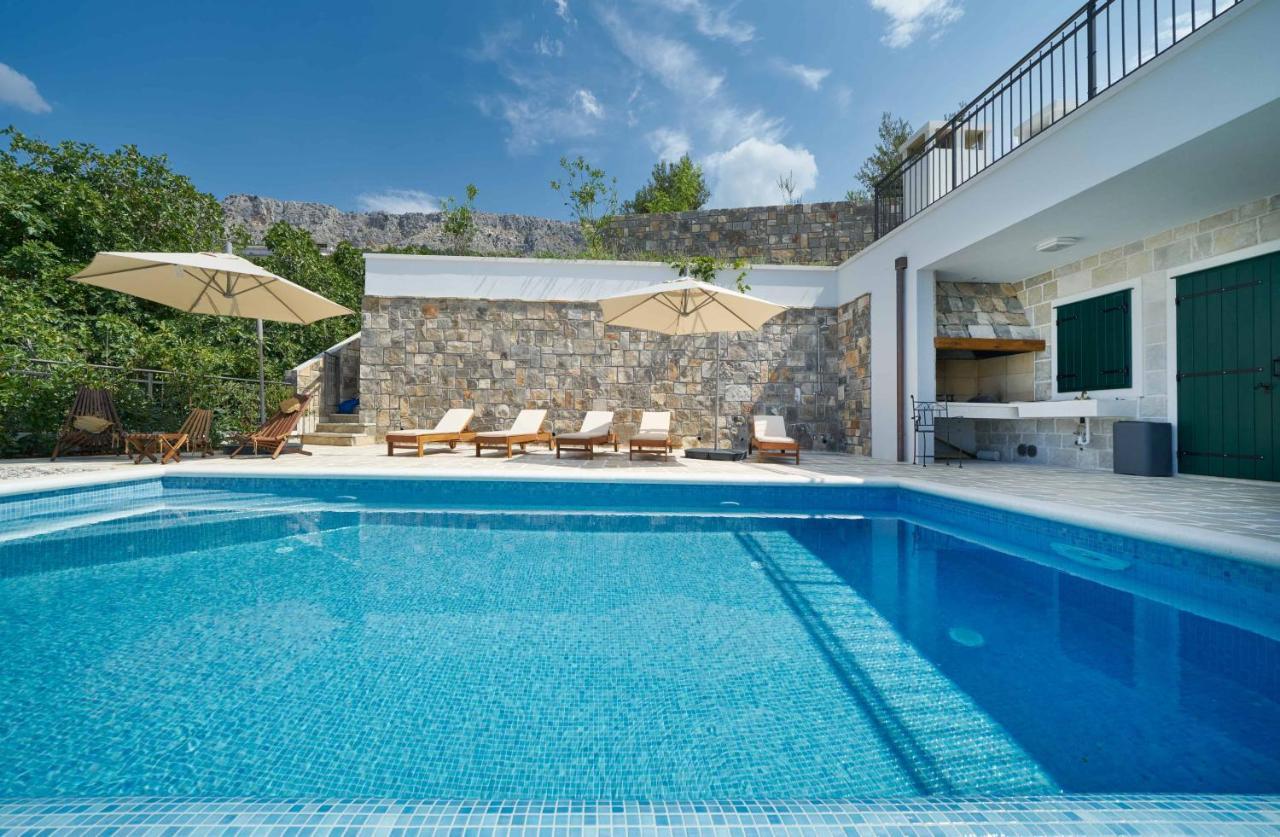Luxury Residence Mladenka Єсенице Екстер'єр фото