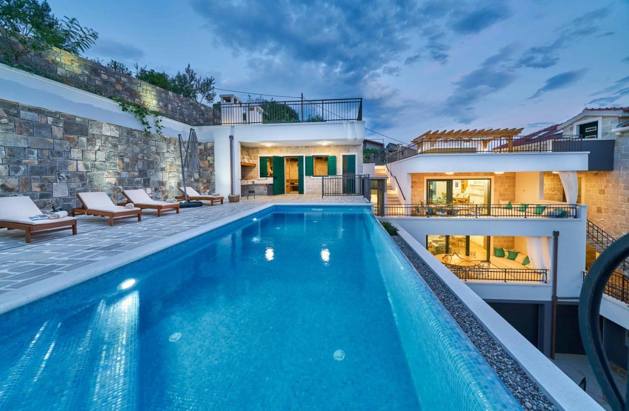 Luxury Residence Mladenka Єсенице Екстер'єр фото